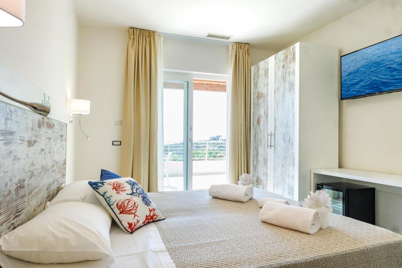 Mercury Beach Hotel Sant'Antioco Bagian luar foto