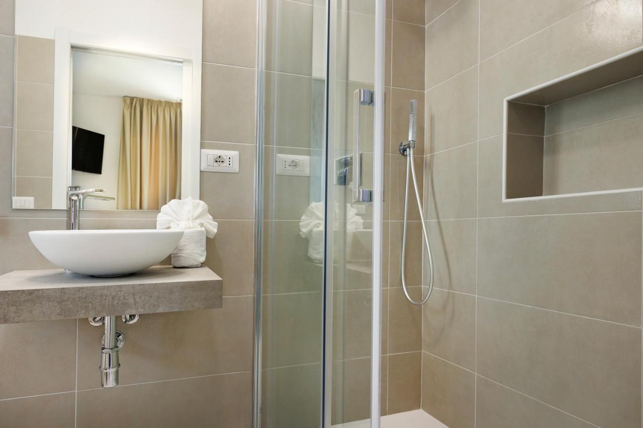 Mercury Beach Hotel Sant'Antioco Bagian luar foto